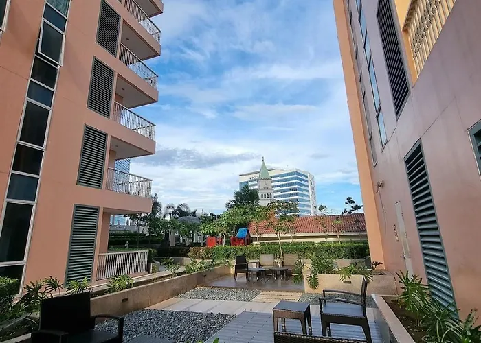 Holiday home Luxury Bgc Condo, Venice Grand Canal #vlrtc5h Manila