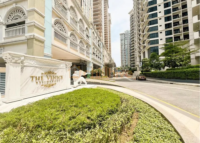 Holiday home Luxury Bgc Condo, Venice Grand Canal #vlrtc5h Manila
