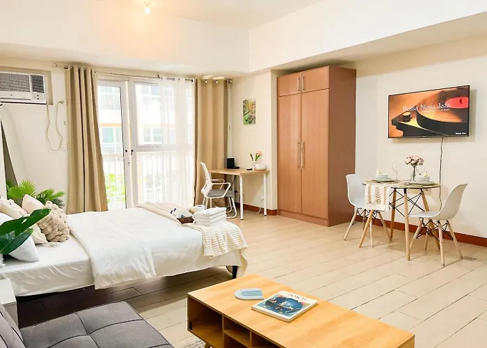 Holiday home Luxury Bgc Condo, Venice Grand Canal #vlrtc5h Manila